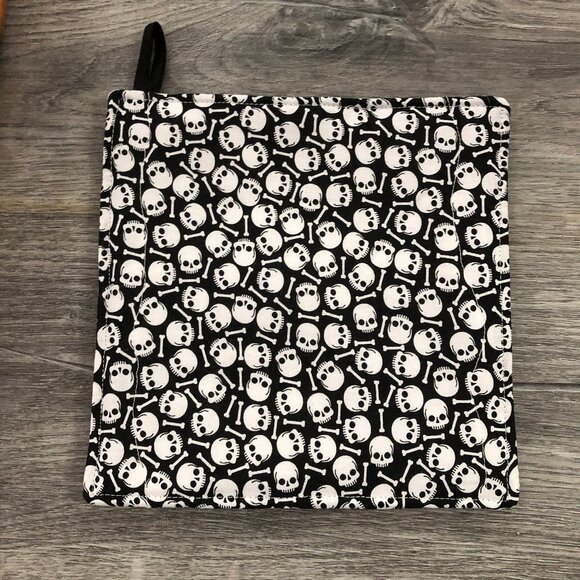 potholder pot holders quilted hotpad handmade trivets black white skull goth - Picture 1 of 4